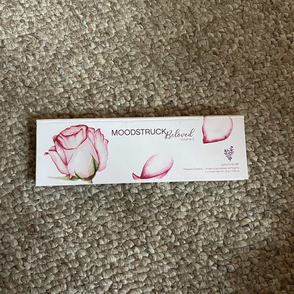 Younique eyeshadow